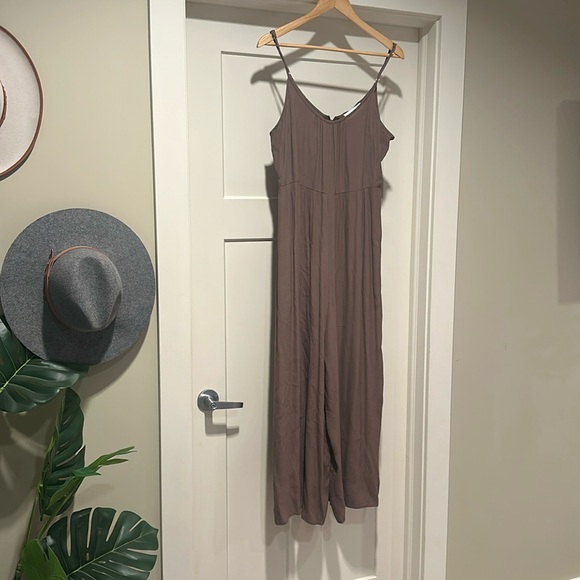 Romper - Picture 1 of 2